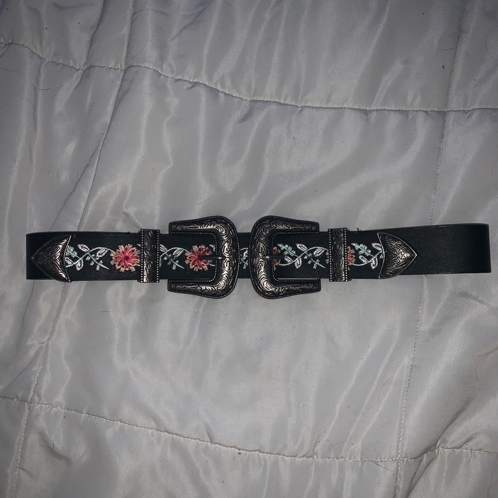 Embroidered belt